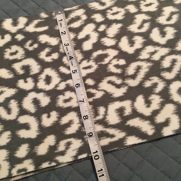 🩶OLD NAVY Super Soft & Warm Scarf/Head Wrap Set - Picture 5 of 8